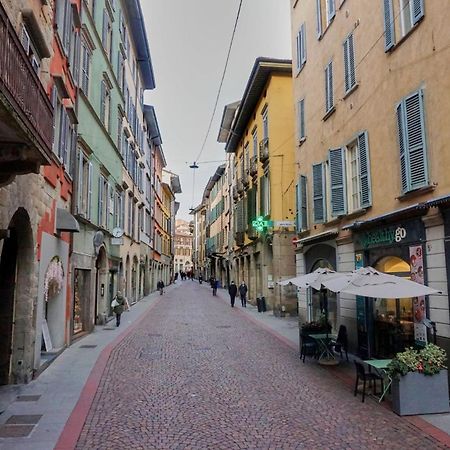 Magic Place Bergamo! Appartamento Elegante Nel Cuore Di Bergamo Exterior photo