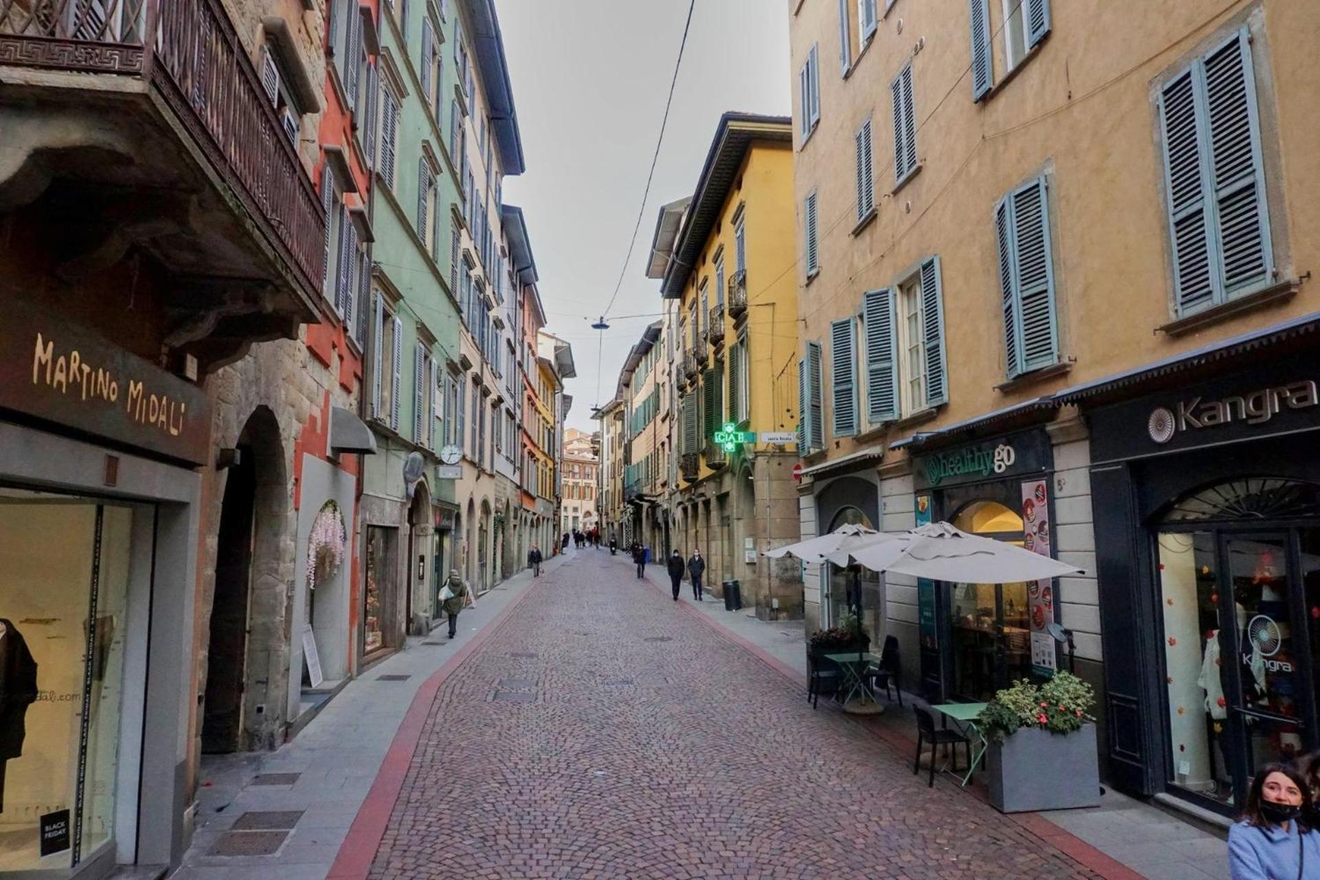 Magic Place Bergamo! Appartamento Elegante Nel Cuore Di Bergamo Exterior photo